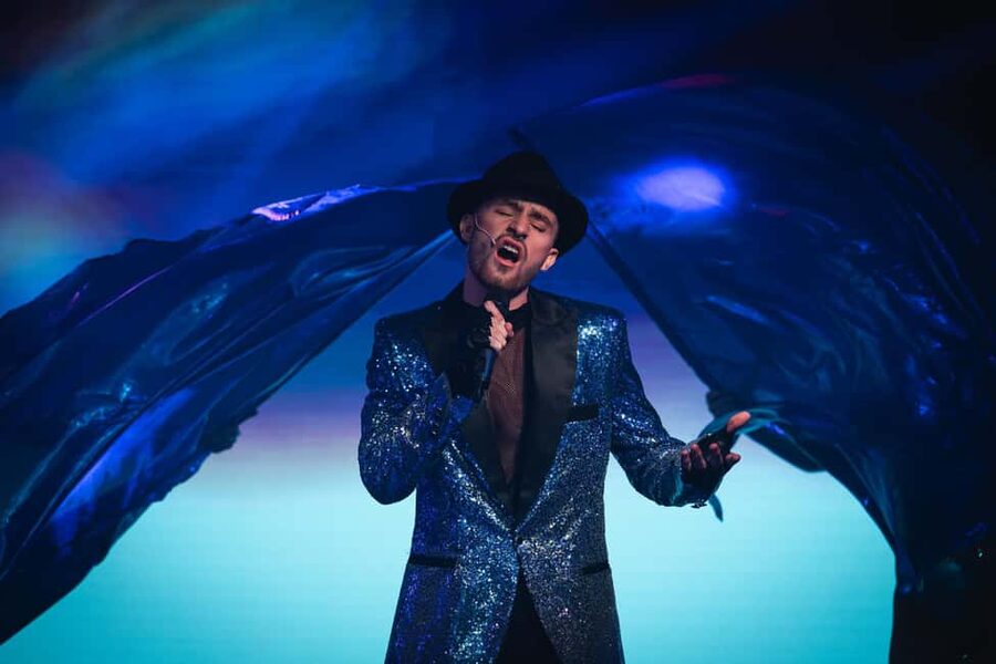 Prague:Breathtaking Cabaret Show with 4-Course Dinner Option - A full evening of cabaret in central Prague
