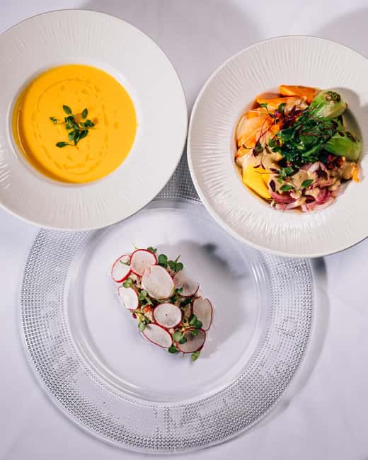 Prague:Breathtaking Cabaret Show with 4-Course Dinner Option - Sound, temperature, and comfort