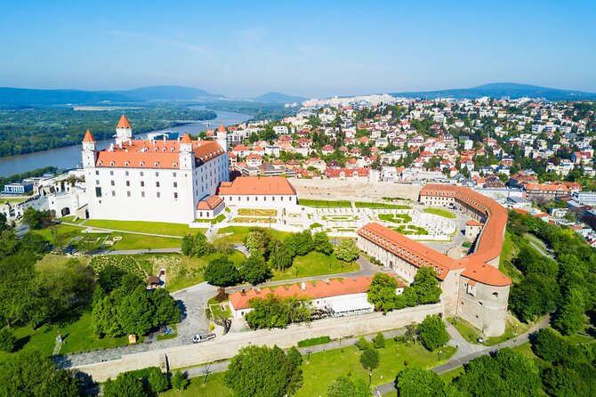 Prague-Budapest One-Way Sightseeing Day Tour - What the private vehicle changes