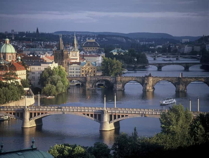 Prague: Bus and Boat Tour - Why this route works well in Prague