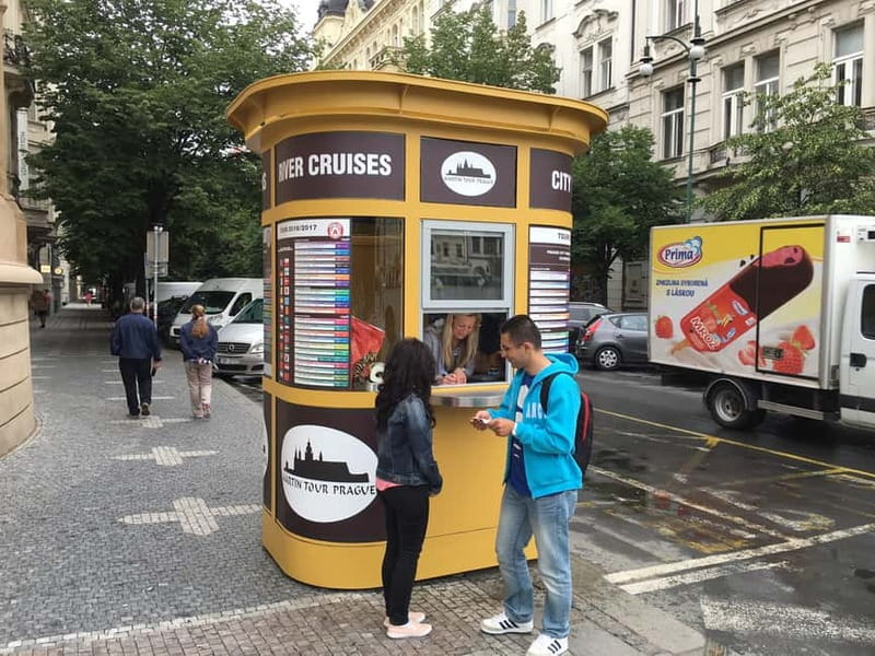 Prague: Bus and Boat Tour - Lesser Town and the approach to Prague Castle