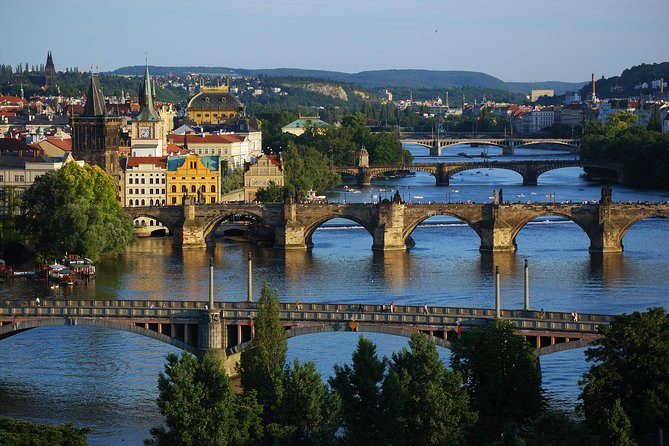 Prague: Bus Tour, Walking Tour, River Cruise and Lunch - Prague Castle gives you the high point