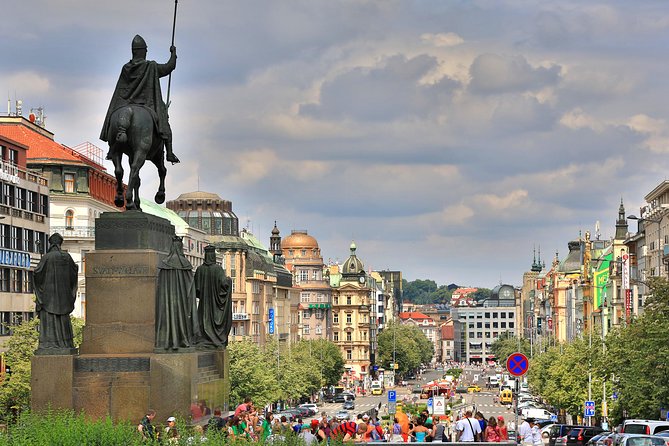 Prague: Bus Tour, Walking Tour, River Cruise and Lunch - The Vltava cruise is the quiet hour