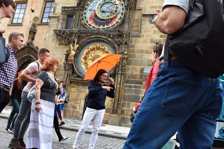 Prague: Castle and Jewish Quarter Tour - Private, small-group, and optional extras