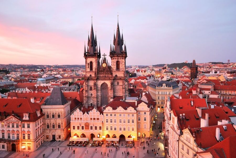 Prague: Castle and Jewish Quarter Tour with Cruise and Lunch - A useful first day in Prague