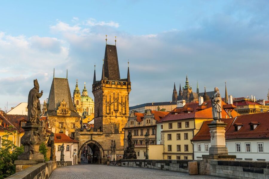 Prague: Castle and Jewish Quarter Tour with Cruise and Lunch - Old Town, Josefov, and the Charles Bridge Museum