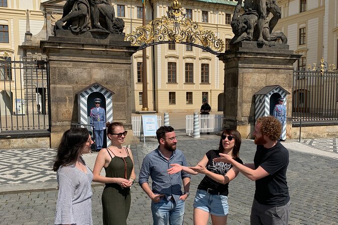 Prague Castle and Pubs Tour with Drinks Included - The guides and the tone of the afternoon