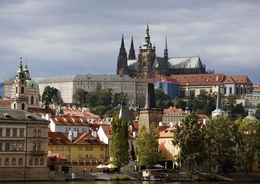 Prague: Castle Circuit Entry Tickets with Audio Guide - Allow enough time for a 70,000-square-meter complex