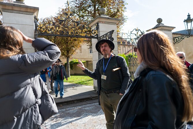 Prague: Castle Entry Ticket with Guide and River Cruise - How the guide affects the value