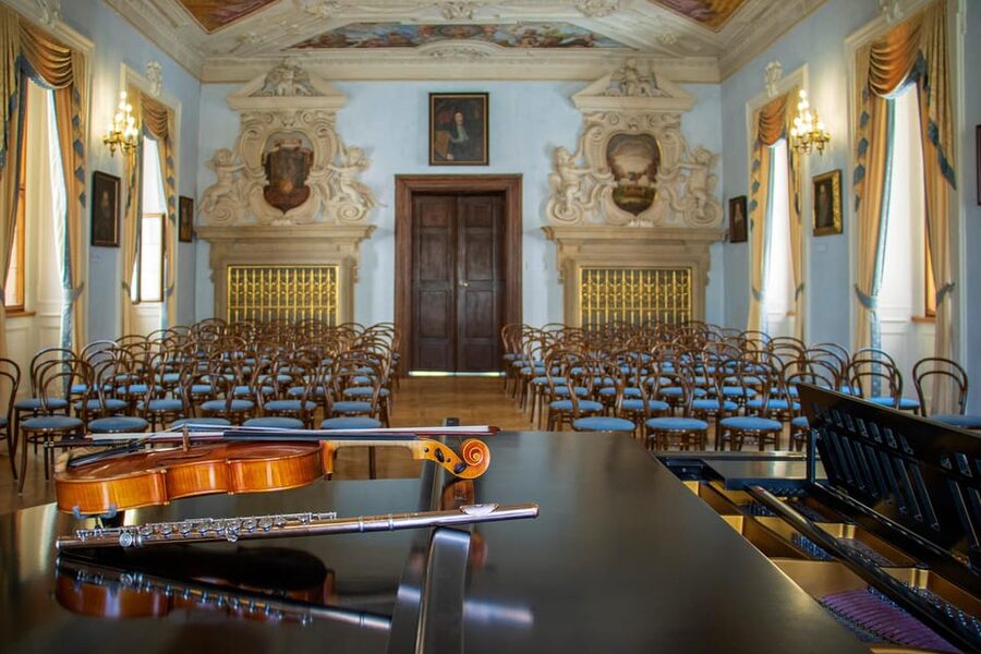 Prague Castle: Midday Classical Concert at Lobkowicz Palace - Fitting the midday hour into your castle day