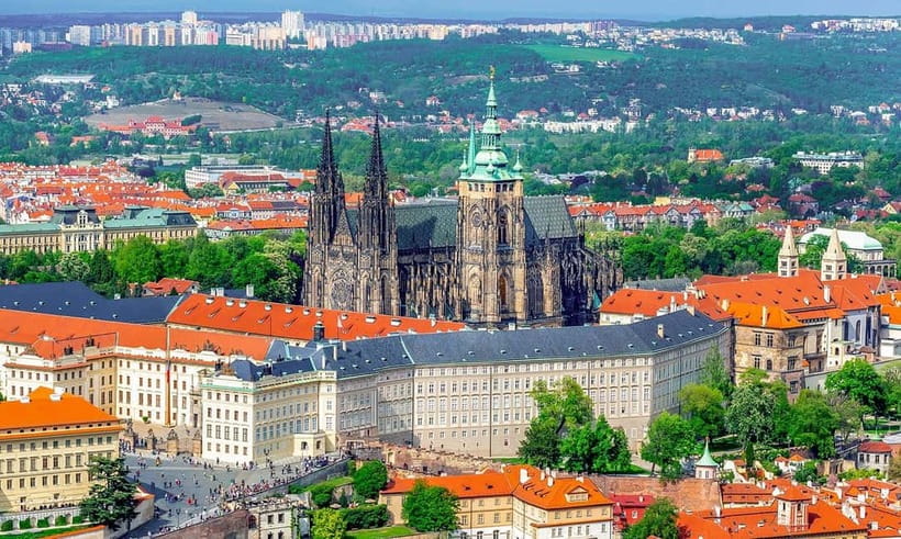 Prague Castle tour - St. Vitus Cathedral: the main interior visit