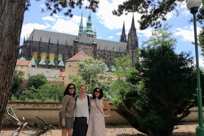 Prague Castle Walking Tour - What the small group changes