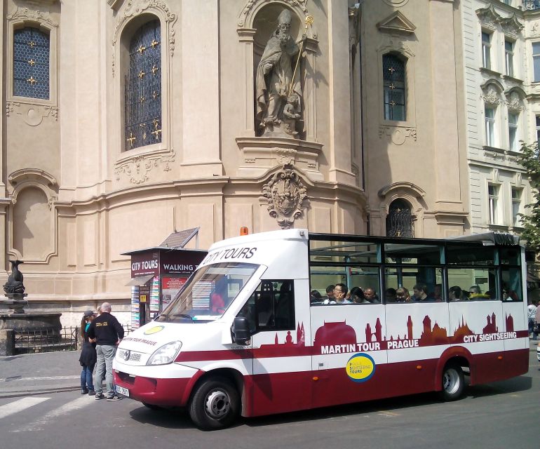 Prague City: 1-Hour Orientation Tour by Bus - What the audio guide adds