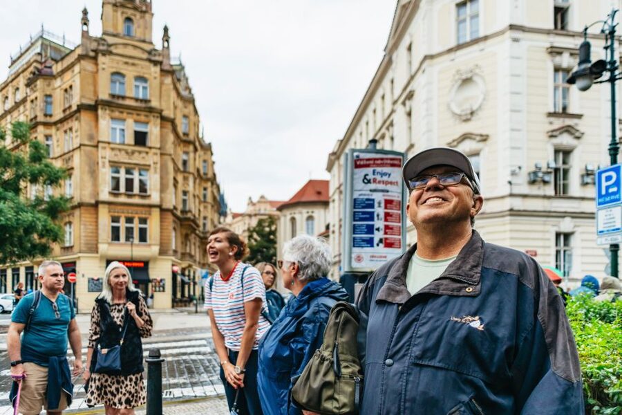 Prague: City Highlights By Bus, Boat, and on Foot - Key points at a glance