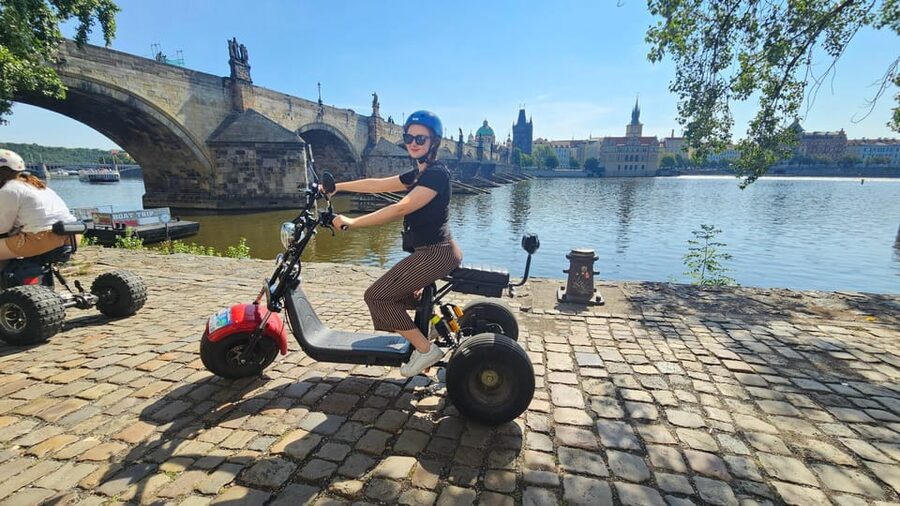 Prague: City Highlights Tour by Electric Trike - Charles Bridge and the riverbank