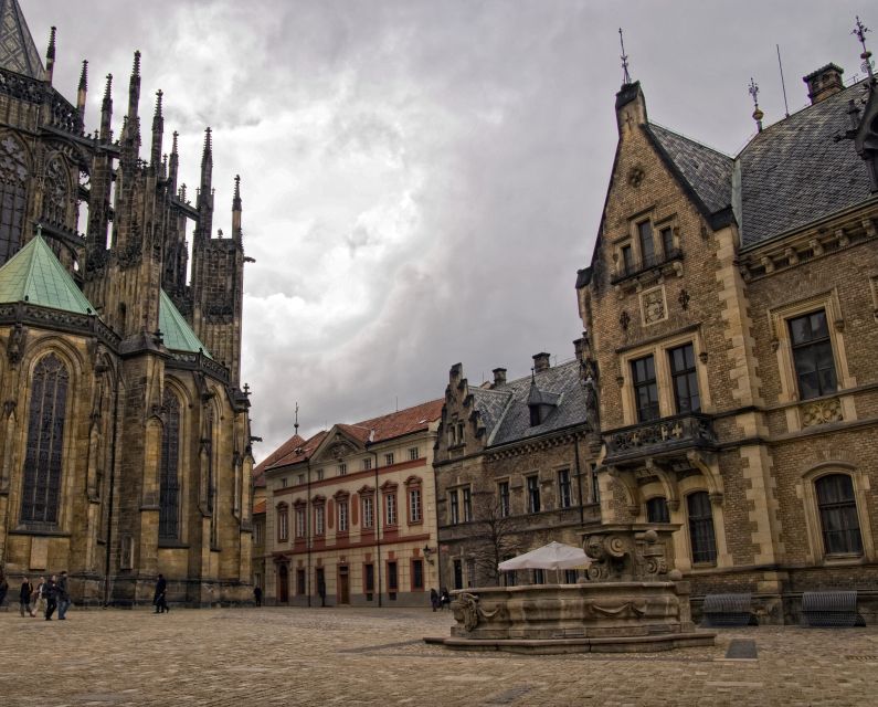 Prague: City Tour - From Charles Bridge to Rudolfinum