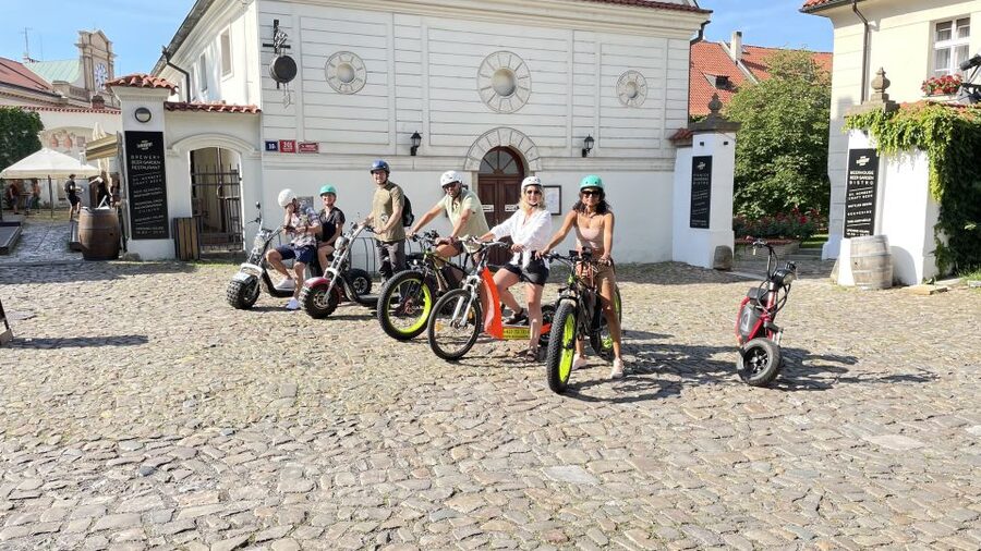 Prague: City Viewpoints Tour by Electric Fat Bike - The three-hour option and the historic center