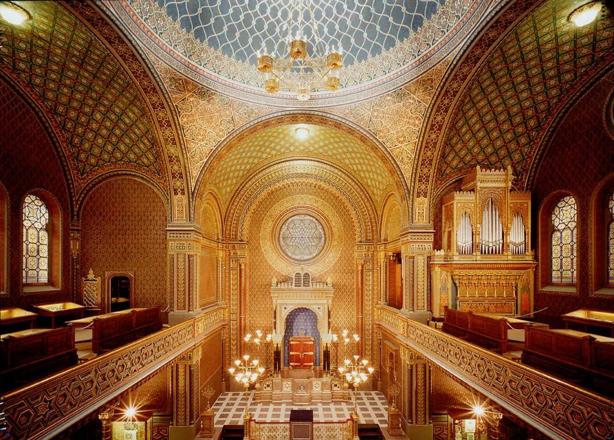 Prague: Classical Concert in the Spanish Synagogue - Why the Spanish Synagogue is half the concert