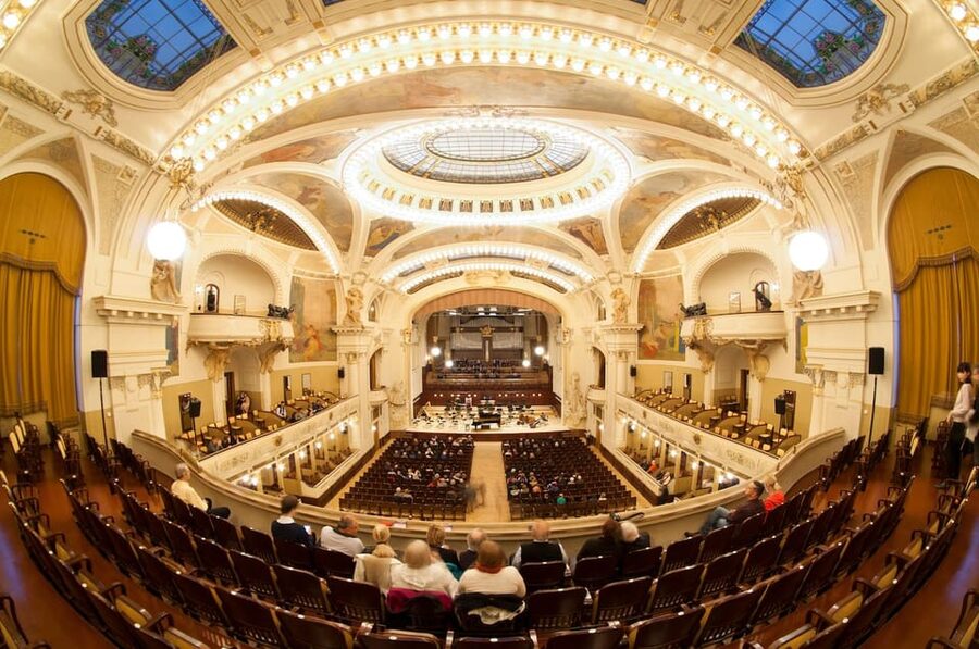 Prague: Classical Concerts at Smetana Hall, Municipal House - The orchestra and the changing ensemble size