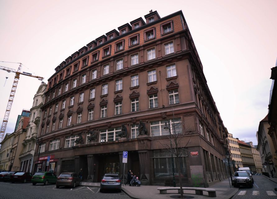 Prague: Communism History and Nuclear Bunker Guided Tour - Guides who make the politics personal