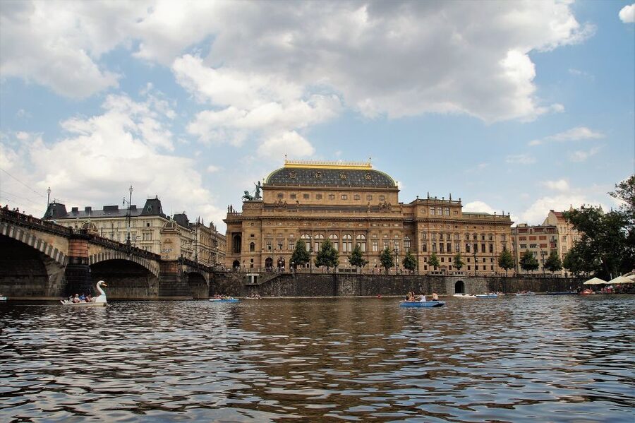 Prague Complete Tour in Spanish & Lunch, Tickets - Prague Castle and its major interiors