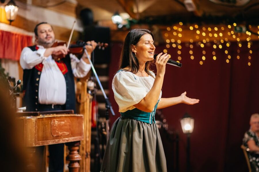Prague: Dinner with Folk Show and Open Bar - A Czech folk evening with more than dinner