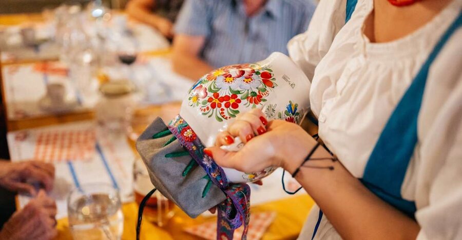 Prague: Dinner with Folk Show and Open Bar - Three courses with some uneven dishes