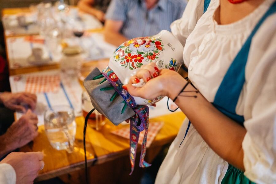 Prague: Dinner with Folk Show and Open Bar - Is the $92 price good value?