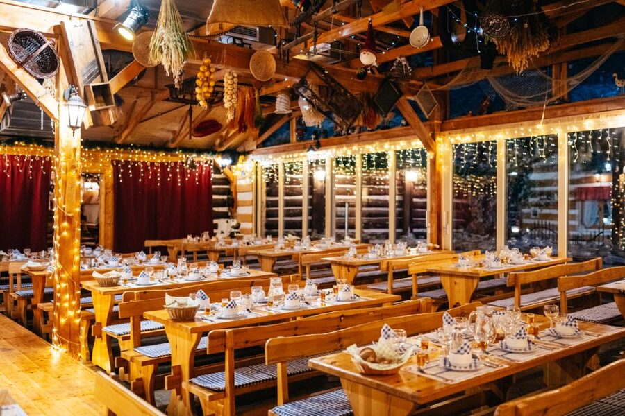 Prague: Dinner with Folk Show and Open Bar - Pickup between 18:30 and 19:00