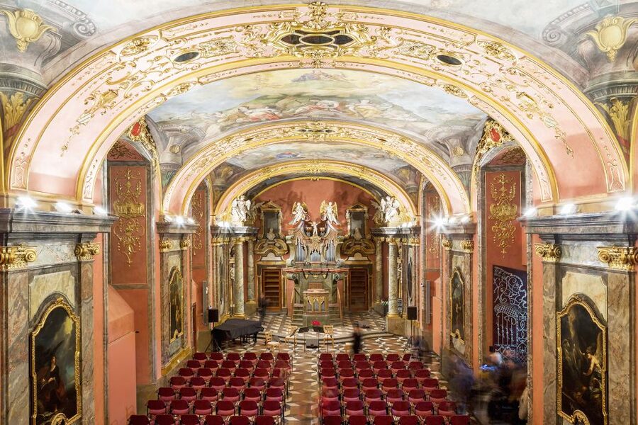 Prague: Entry Ticket Classical Concert at the Mirror Chapel - The 5 pm program: organ, voice, and familiar classics