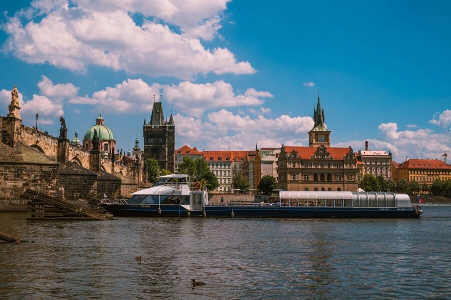 Prague: Evening Vltava River Eco Cruise with Prosecco - Practical advice for a better ride