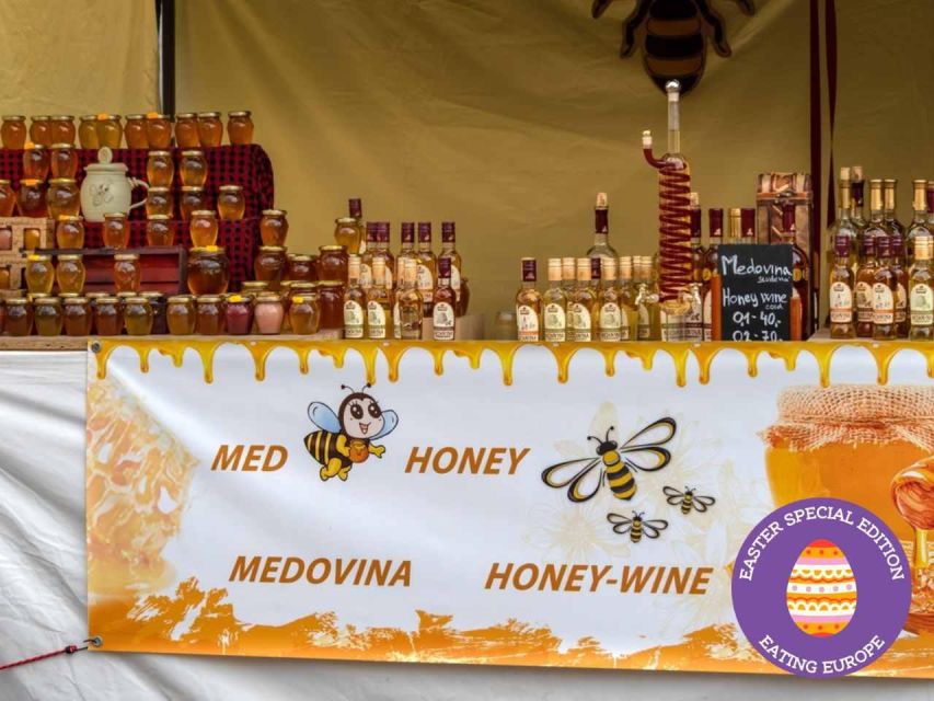 Prague: Food and Beer Guided Walking Tour with Tastings - Café Platýz and strudel with custard