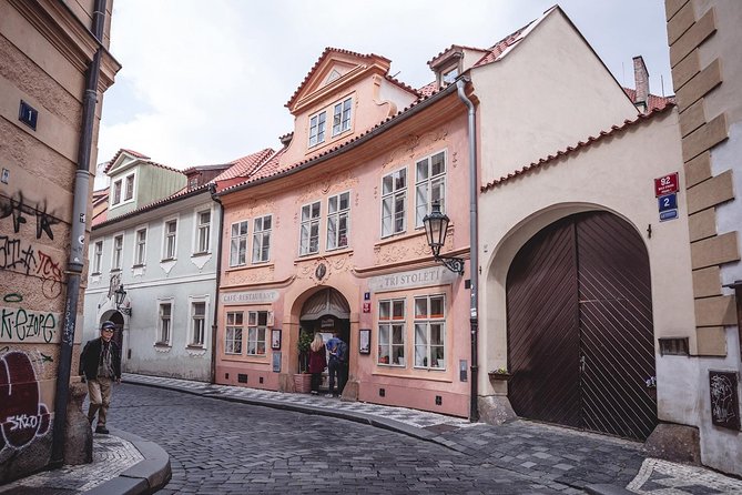 Prague Food Tour with 10 Tastings of Authentic Czech Classics - Guide quality and group atmosphere