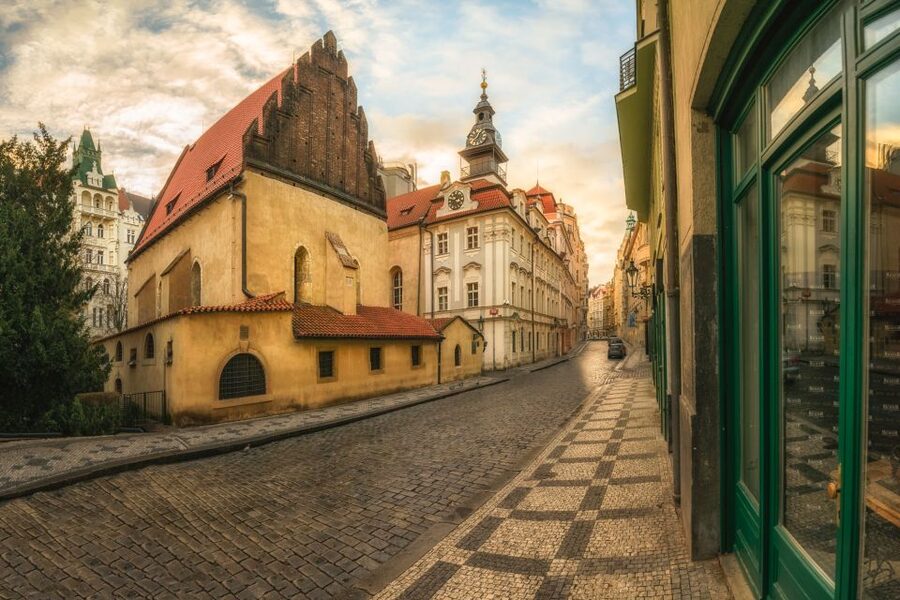 Prague For The First Time: 2-hour Private Walking Tour - Guides, languages, and the style of the walk