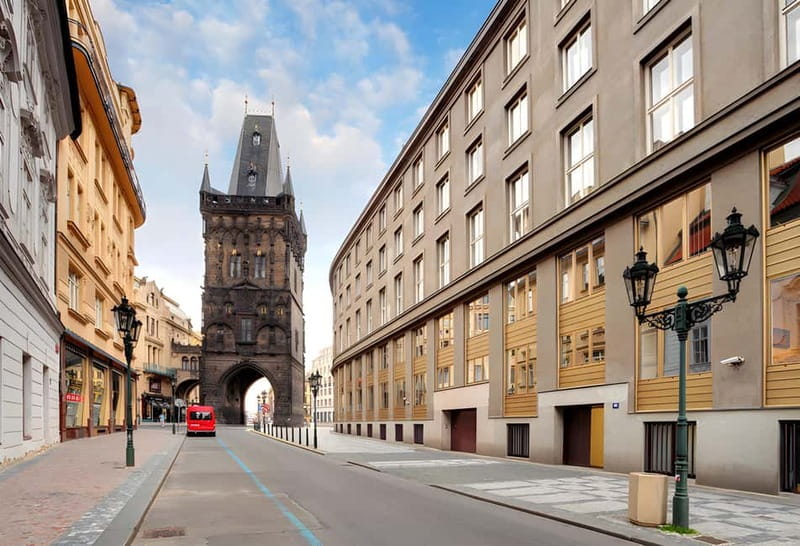 Prague: Full-Day Guided Tour of Prague in a Small-Group - Guides, group size, and pace