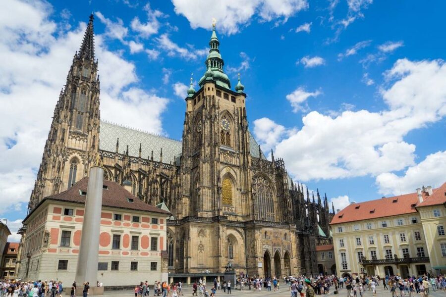 Prague: Full-Day Old Town, River Cruise & Prague Castle Tour - Key points at a glance