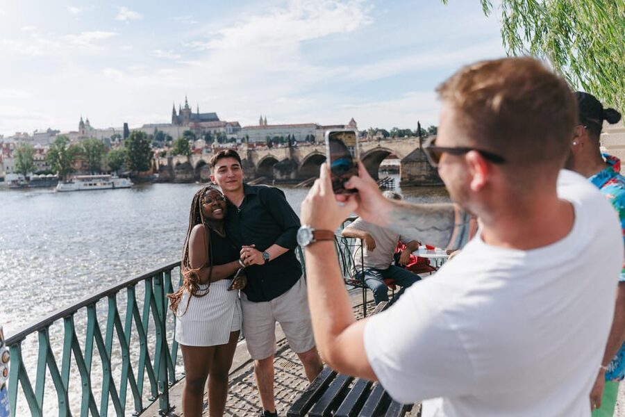 Prague: Full-Day Old Town, River Cruise & Prague Castle Tour - The one-hour lunch break around 2pm