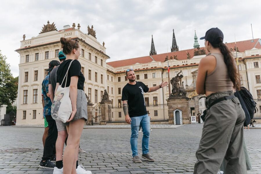 Prague: Full-Day Old Town, River Cruise & Prague Castle Tour - What is included, and what is not