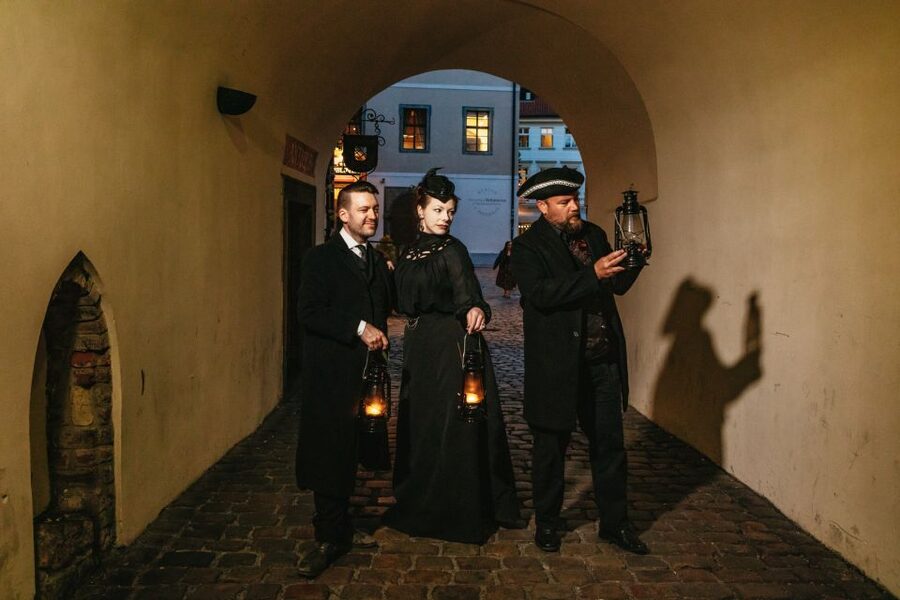Prague: Ghosts and Legends Nighttime Guided Walking Tour - Key points at a glance