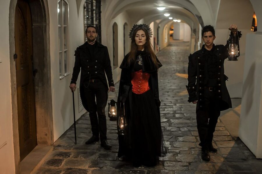 Prague: Ghosts and Legends Nighttime Guided Walking Tour - The secret stops and quieter lanes