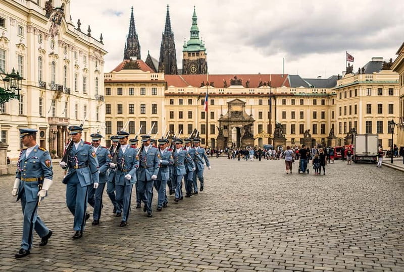 Prague Grand 2,5 hour + 2 hour exterior walking tour - The afternoon route starts with the castle’s long story