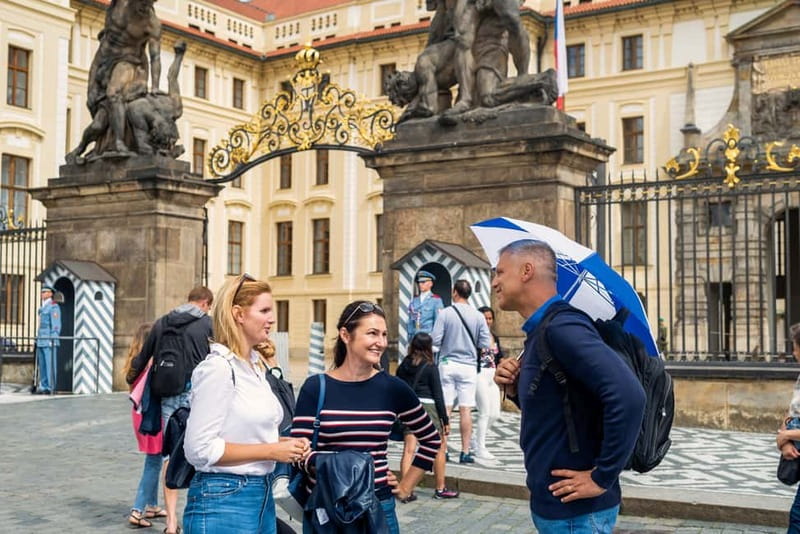 Prague Grand 2,5 hour + 2 hour exterior walking tour - Old Town closes the afternoon walk