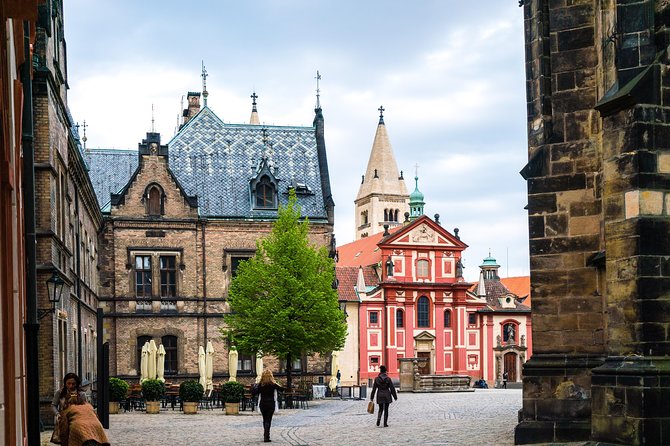 Prague Half Day City Tour by Bus and by Foot - Comfort, weather, and the practical details