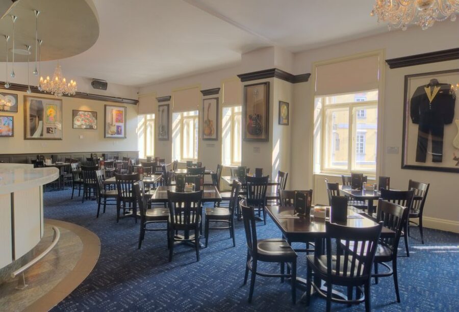 Prague: Hard Rock Cafe with Set Menu for Lunch or Dinner - Dietary needs and family meals