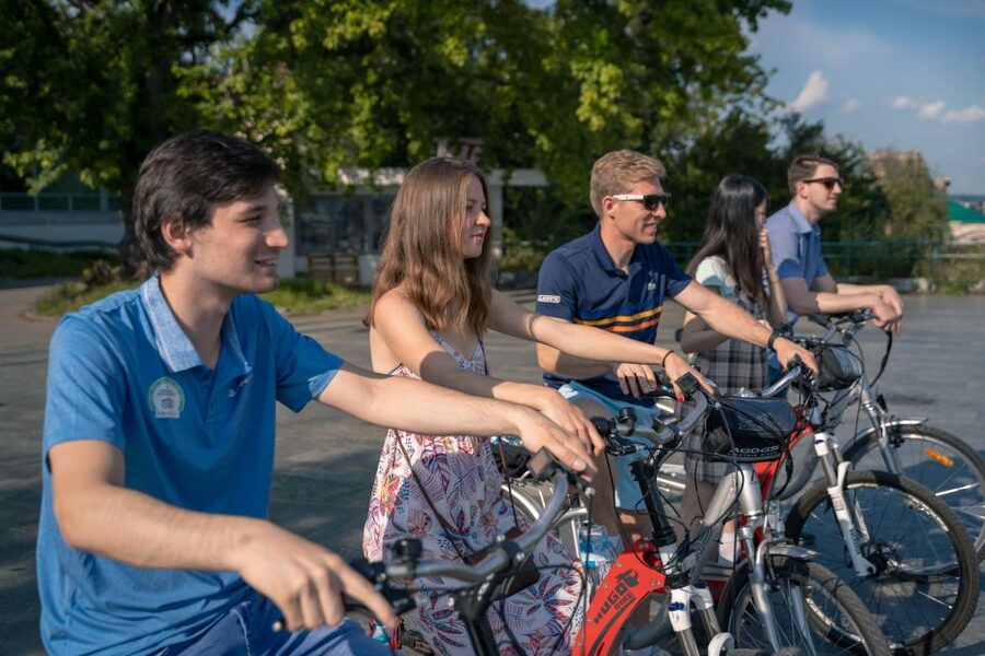 Prague Highlights: Segway & E-Scooter Tour with Taxi Pick-Up - Prague Castle, Loreto, and the Strahov district