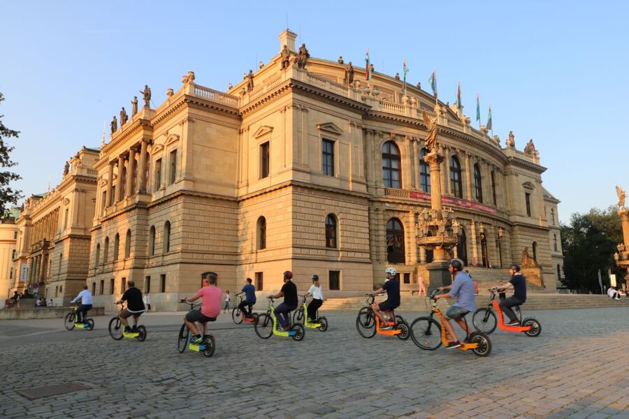 Prague: Highlights Tour on e-Scooter or eBike - Key points at a glance