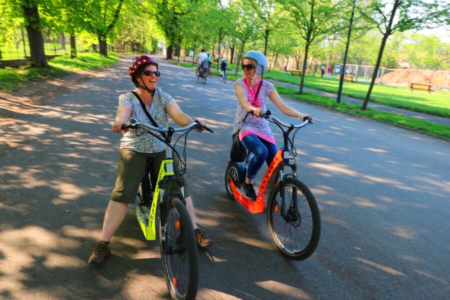Prague: Highlights Tour on e-Scooter or eBike - Guides, groups, and the riding experience