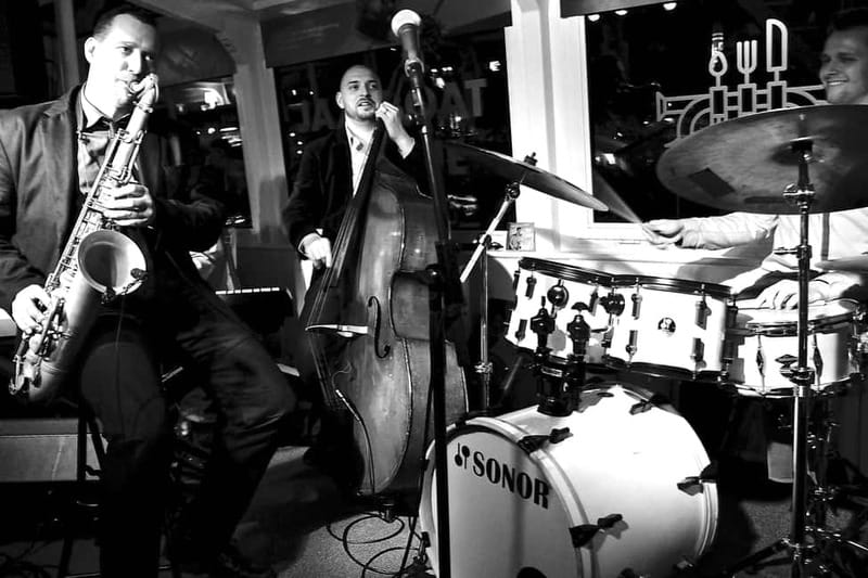Prague: Jazz Boat Cruise with Live Concert and Optional Meal - What the Prague Jazz Boat actually feels like