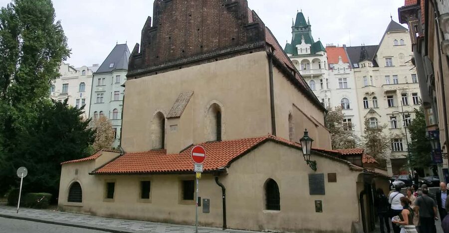 Prague: Jewish Quarter and Museum Guided Tour - Pinkas Synagogue and the Old Jewish Cemetery