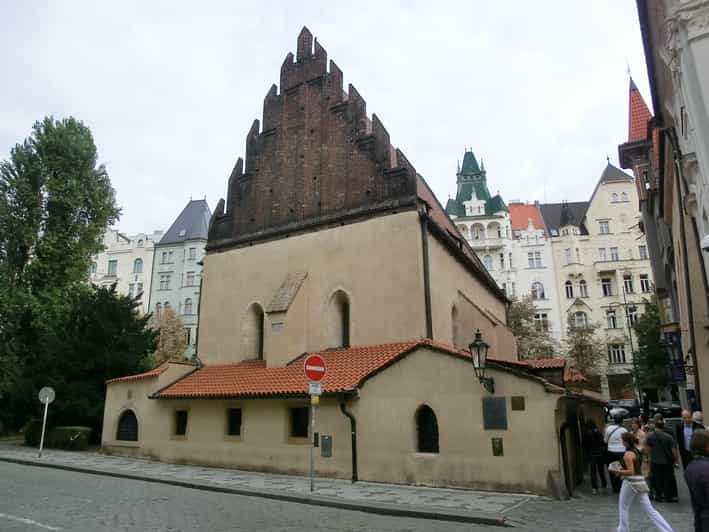 Prague: Jewish Quarter and Museum Guided Tour - The Spanish Synagogue finishes the route